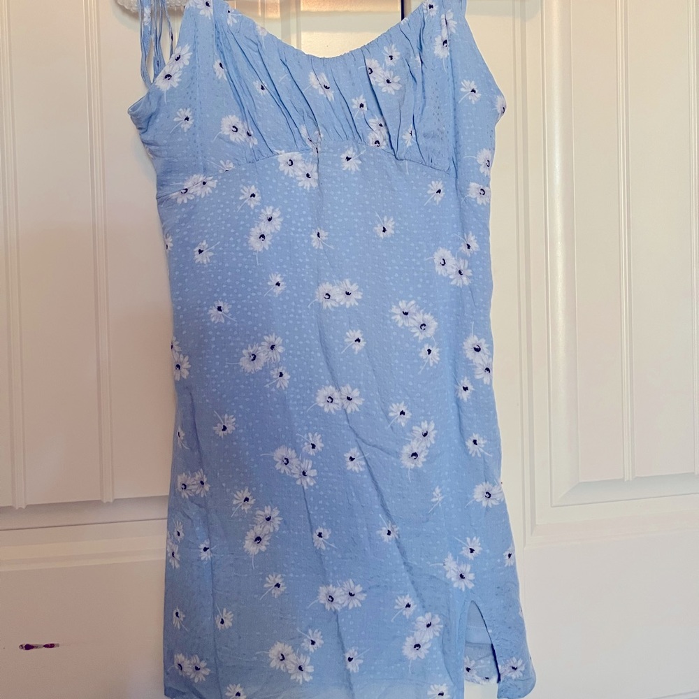 Blue and white daisy sundress
